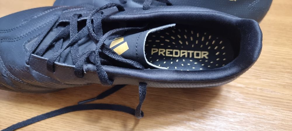 Gehte de fotbal cu crampoane Adidas