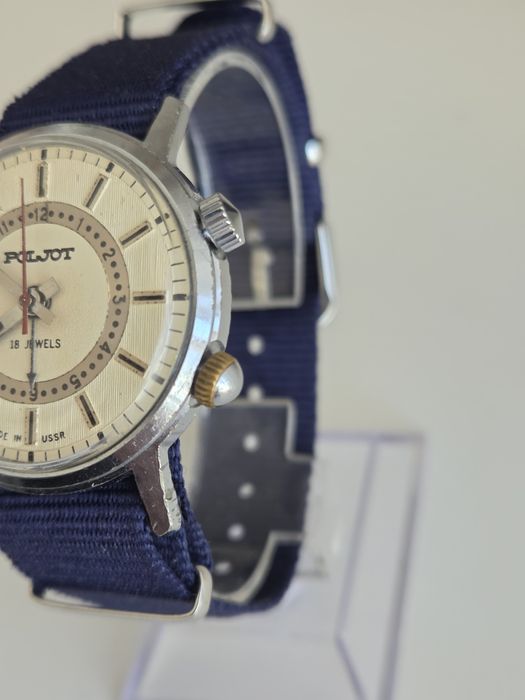 Ceas mecanic cu sonerie Poljot. Totul funcționează foarte bine