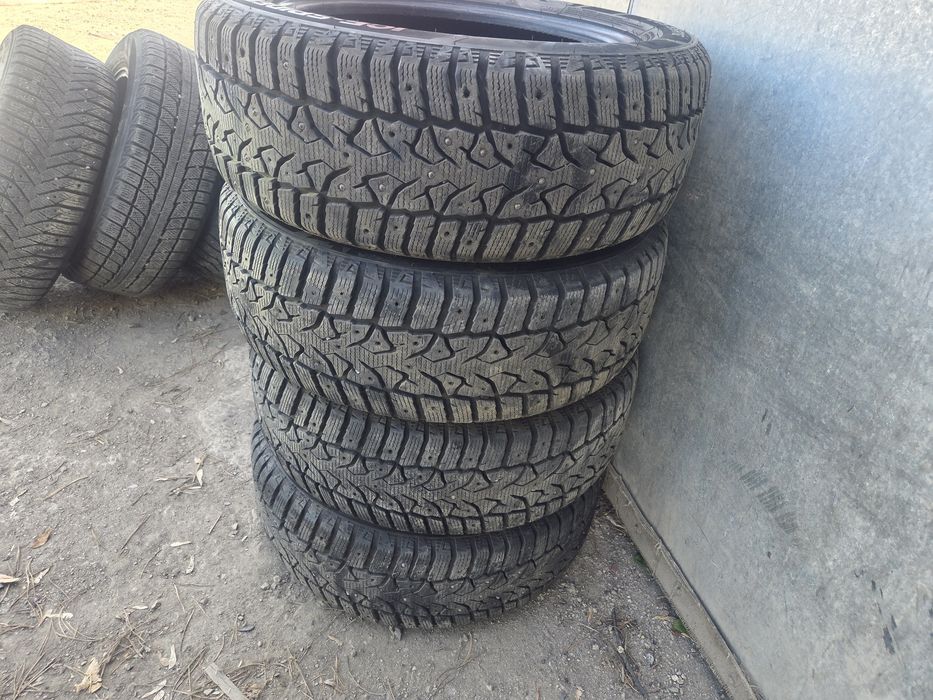 Продам зимние шины 16.