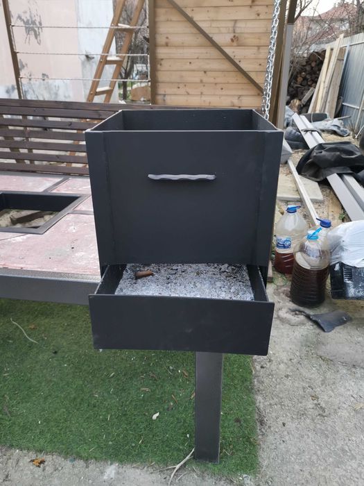 Дизайнерска градинска маса с огнище – метал и полиран бетон