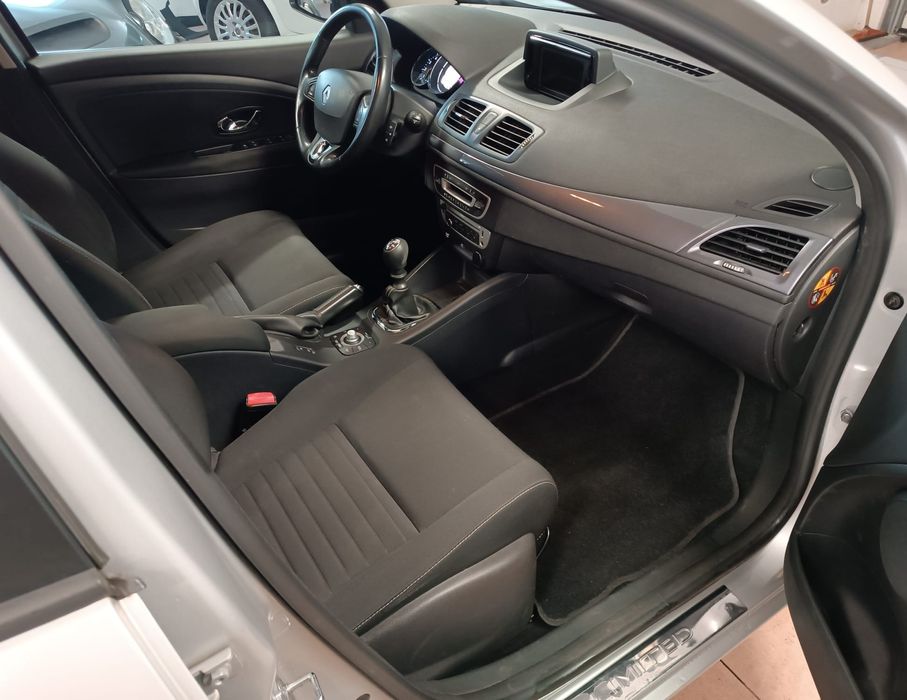 1.5 Diesel Sportour Limited Clima  Navi Far Led