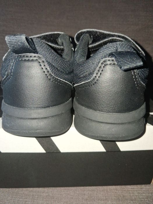 Маратонки adidas