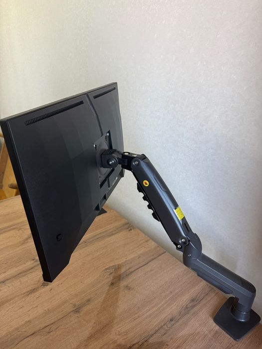 Монитор 180 гц - Philips Evnia 3000.
