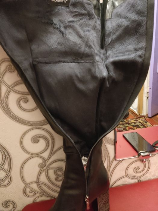 Продаются сапоги, ботфорты.