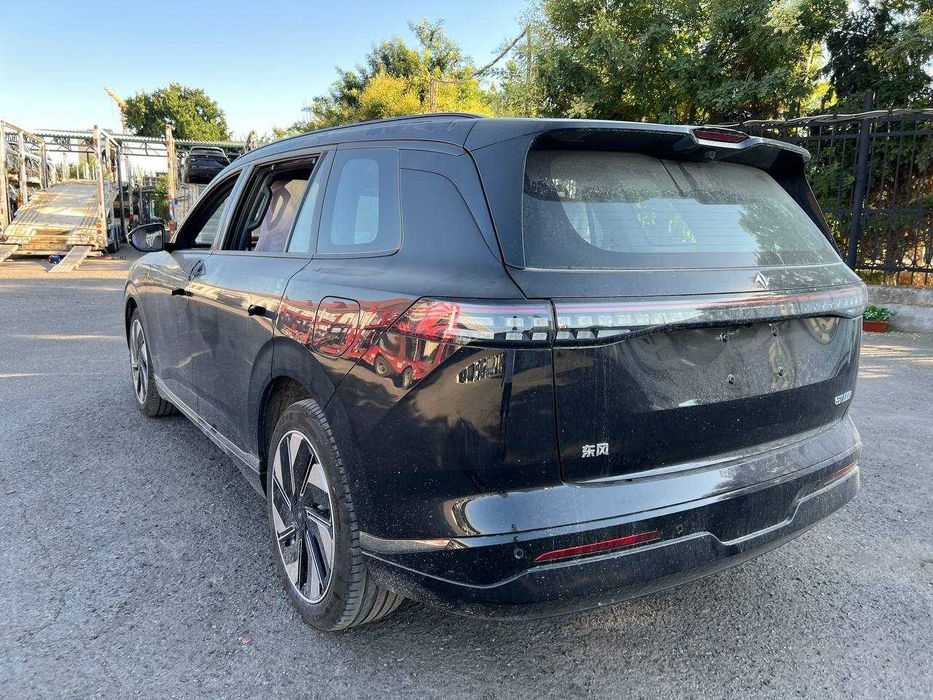 Dongfeng eπ 008  MAX