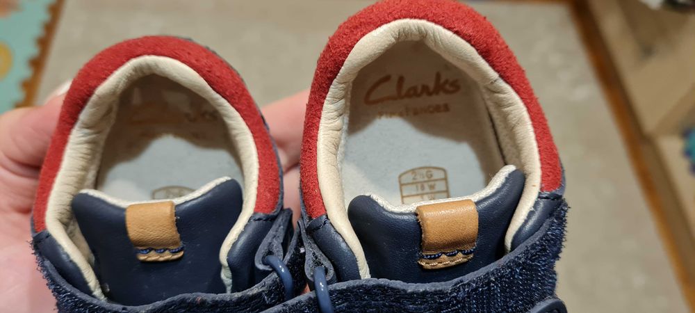 Ghetute bebe Clarks marimea 18