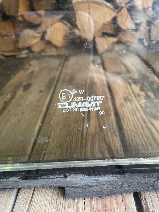 Продам стеклопакет на автобус мерседес