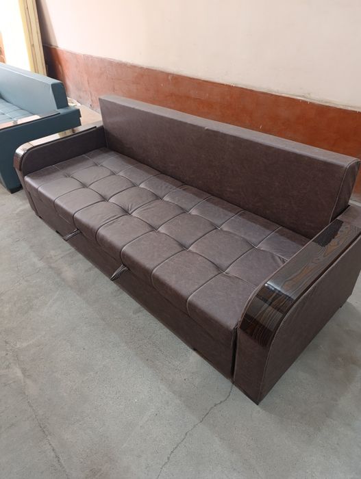 Rasqladnoy divan