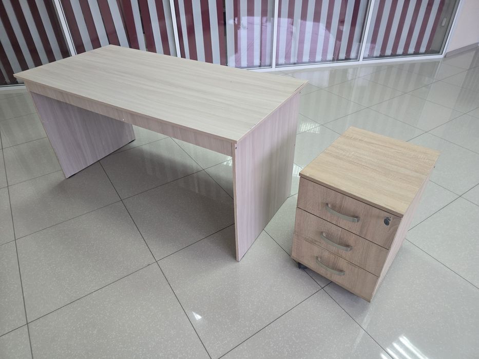 Продам стол и тумбу б/у 15000 тг