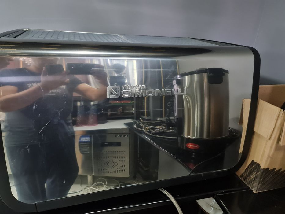 Кофемашинка фирмы simonelli