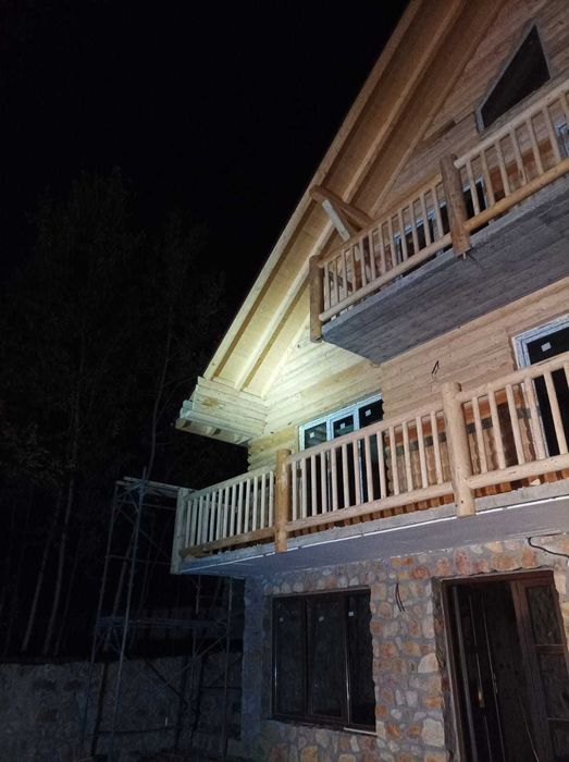 Lambriu din Lemn Semirotund Faltuit pentru Lucrari de Placare Cabane