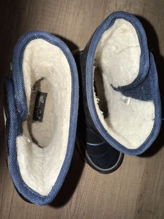 Продам детские сапоги для девочек