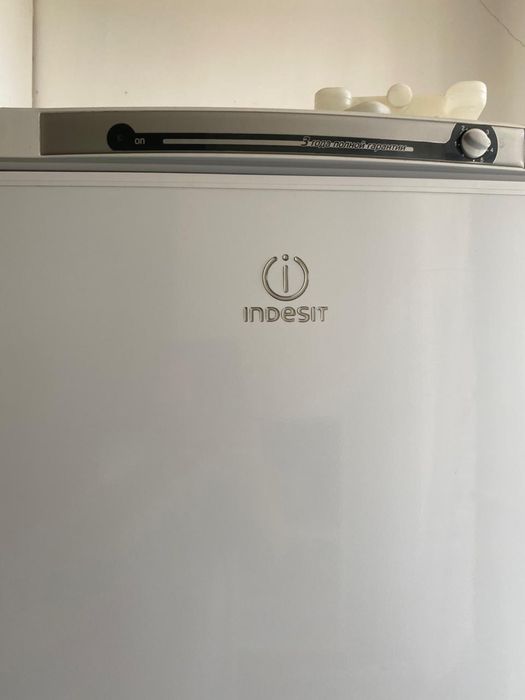 Холодильник Indesit