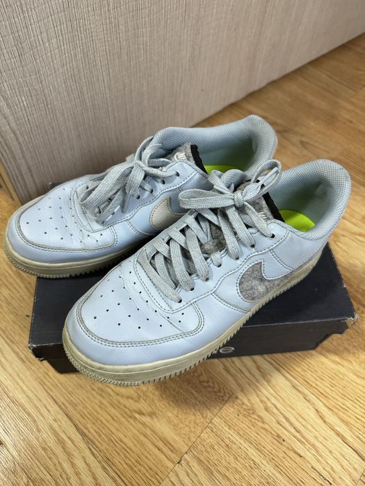 Кроссовки разные