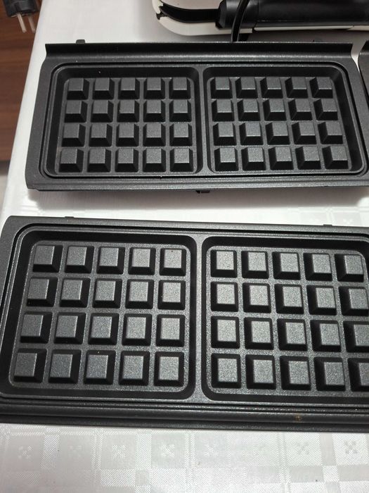 Set 2 tavite sandwick maker + set 2 tavite grofe Tefal