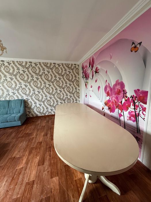 Стол для гостиной