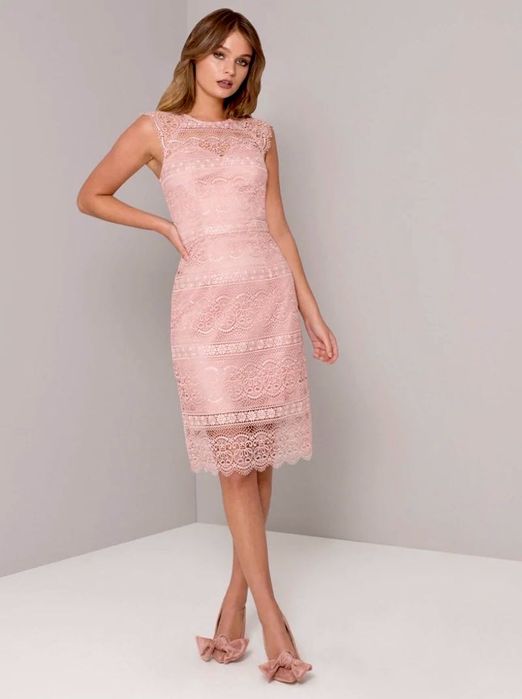 Дантелена розова рокля “Chi Chi London”
