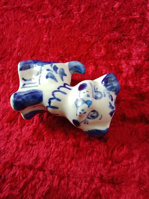 Вазочка , собачка ( статуэтка Гжель ) СССР