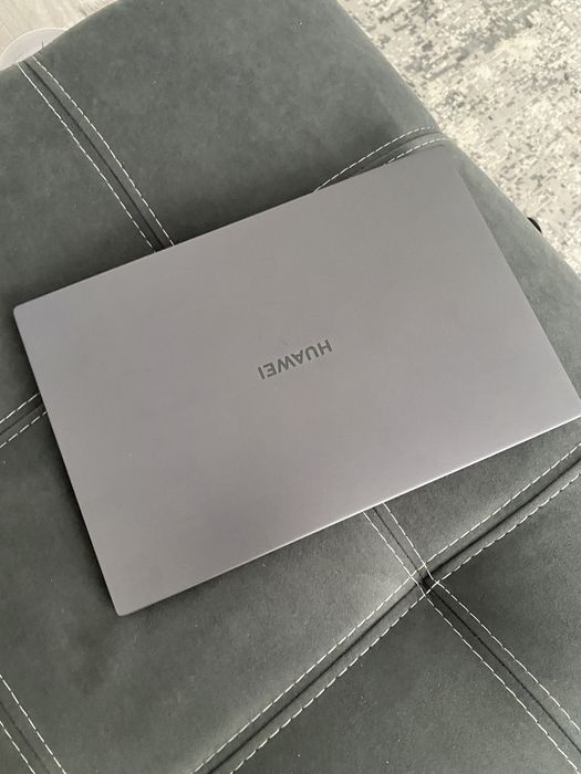 Huawei Matebook D 14 / i5 / 8gb