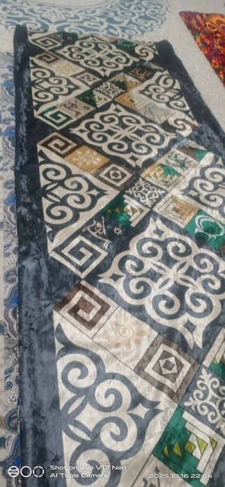 Простынь на резинке,подушки,сыпыра