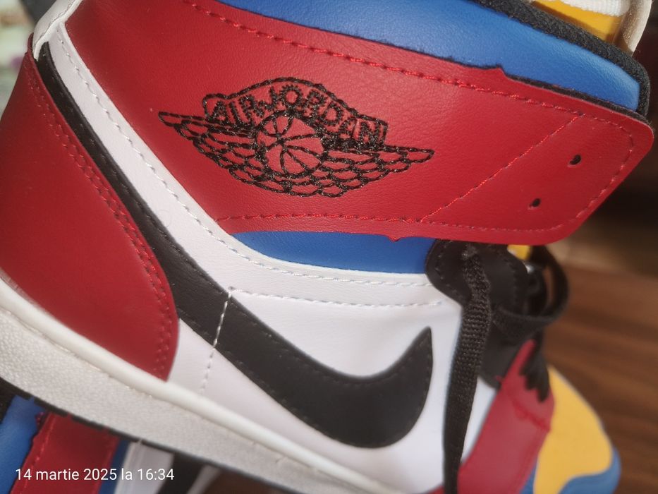 Vând adidași Nike Jordan mărime 43