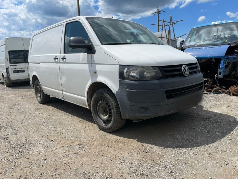 Dezmembram Volkswagen T5 Facelift 2011 2.0tdi CAA Manual