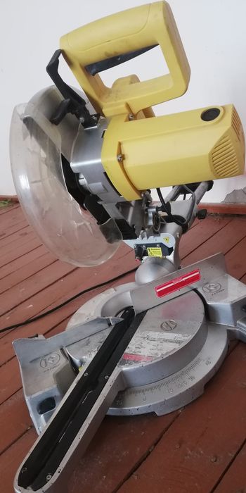 Торцовка Калибр Россия 255лик 1900 ватт 3 миллион