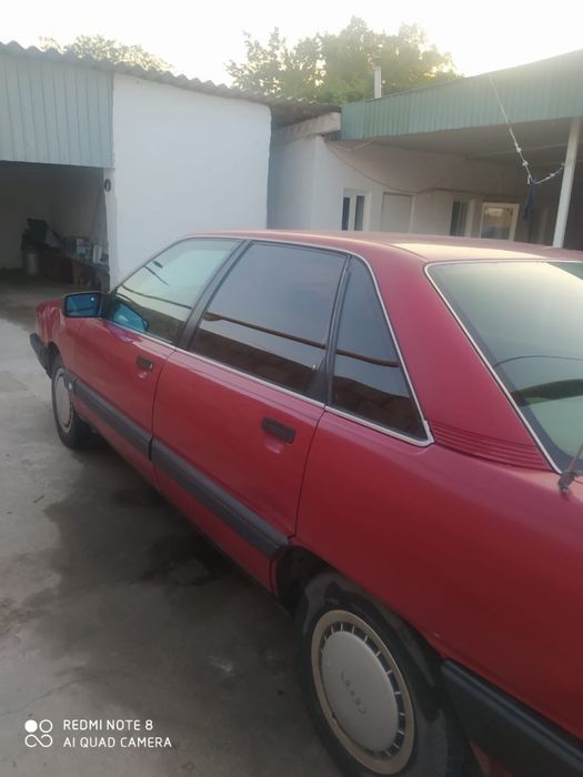 Продаю машину Audi 100