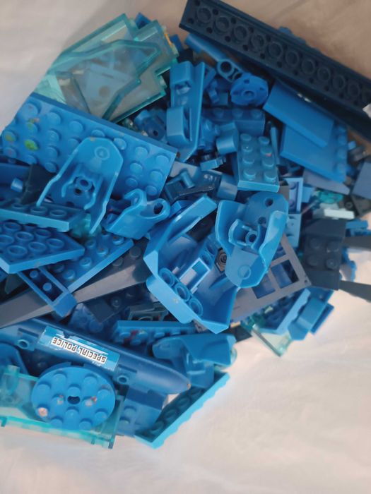 Детали конструктора лего