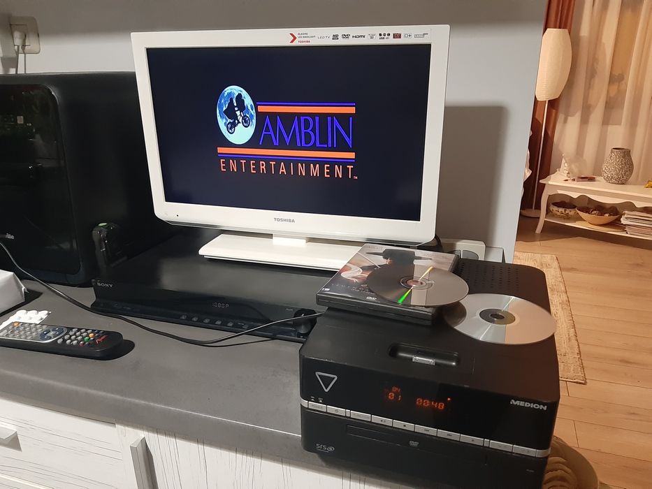 Medion Micro-Soundsystem MD 83438   si Home cinema Samsung HT-DB300