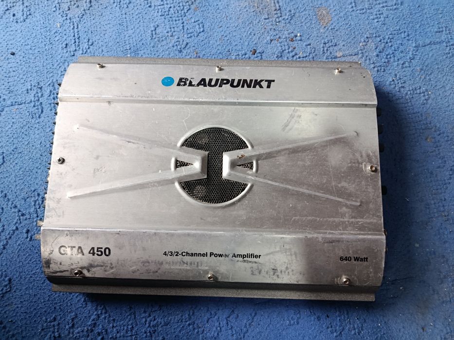 Автоуселител сотилади