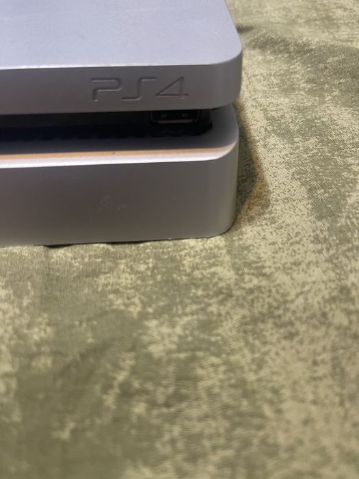 PS4 slim 500 GB