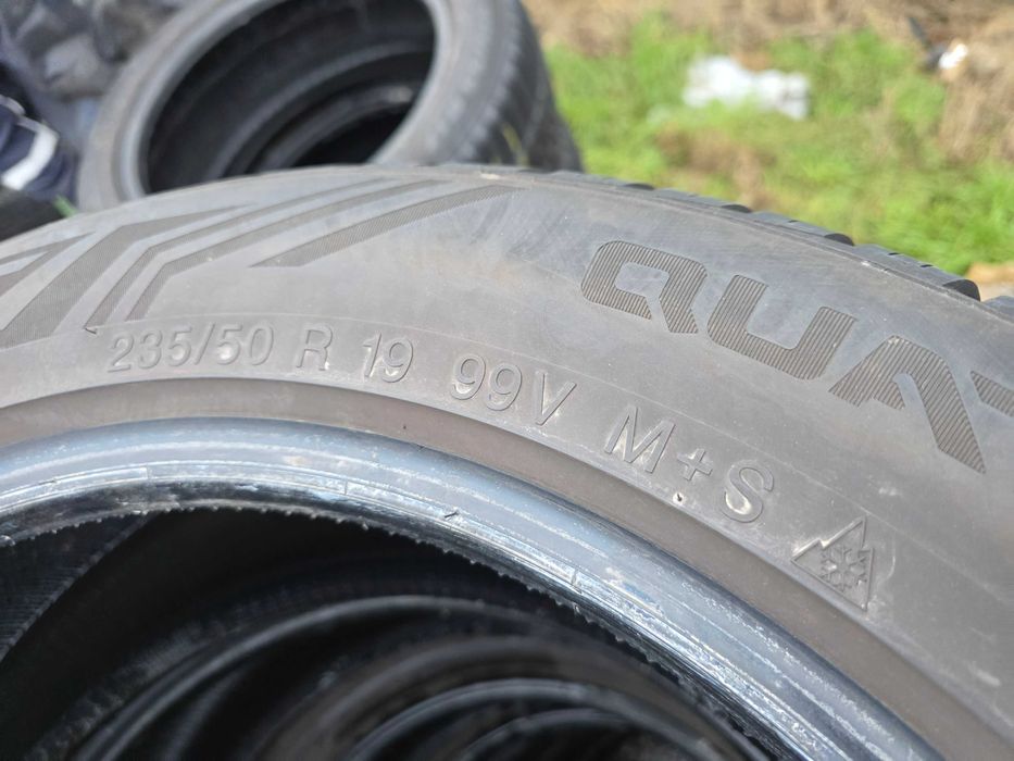 2бр Всесезонни гуми 235 50 19 - Vredestein