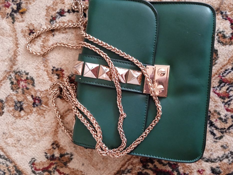 Продам срочно клатч