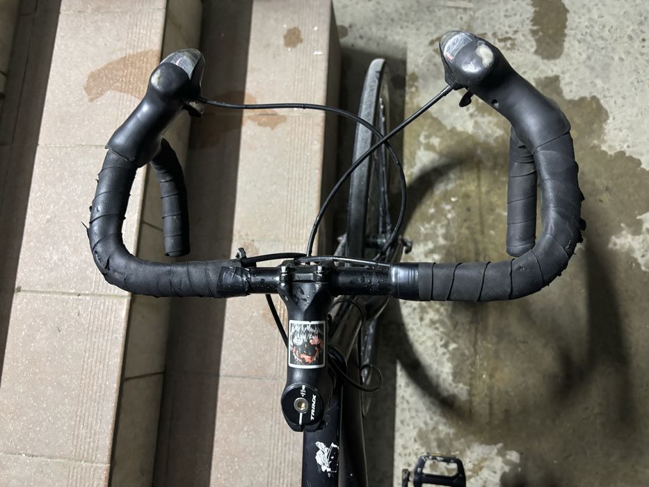 Шоссейный велосипед Trinx tempo