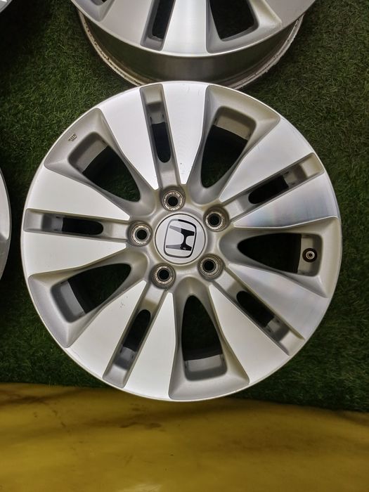 Диски R16 5x114.3 на Honda и другие.