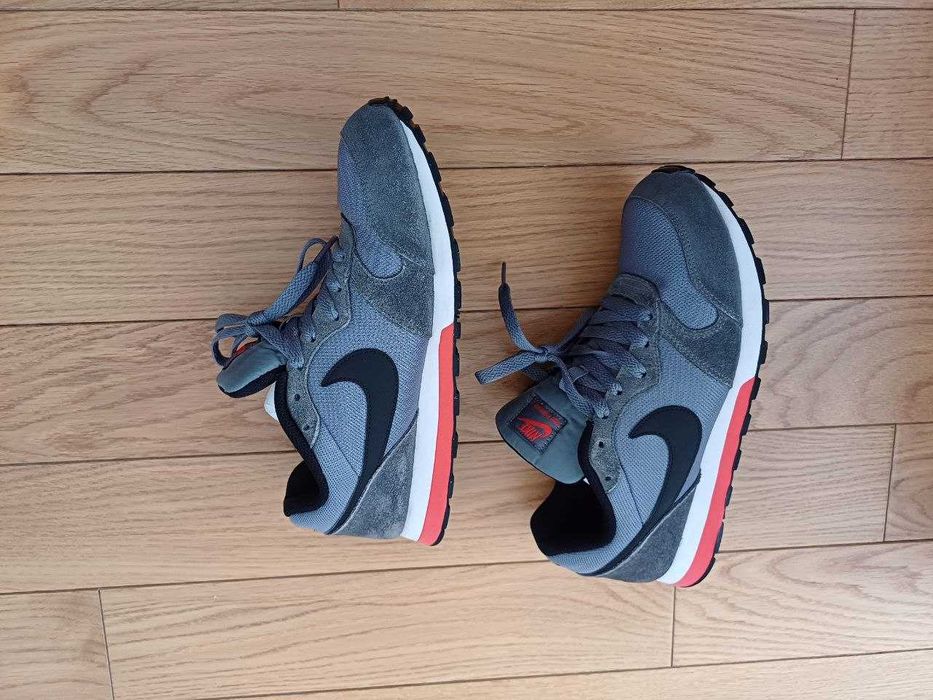 кроссовки NIKE  37,5 размер