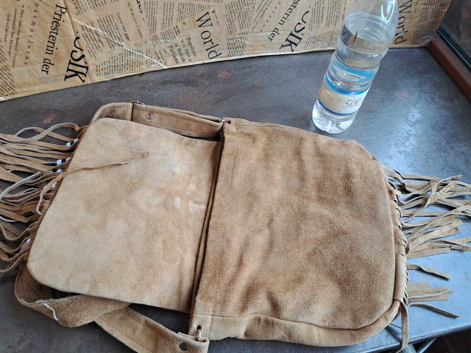 дамска чанта,малка велурена чантичка с ресни-естествена кожа,етно