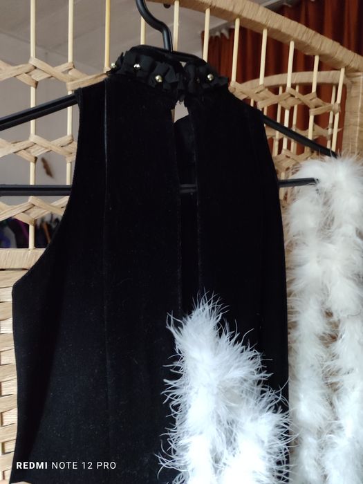 Отдам платье для девочки. За фрукты.