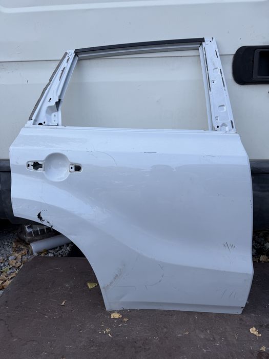 Врата Suzuki Vitara 3 2015 год.-