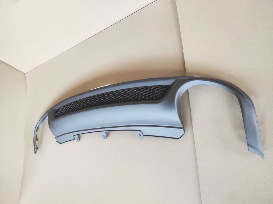 дифузьор ( тунинг спойлер) задна броня Audi A4 B8 тип S line 2008-2011