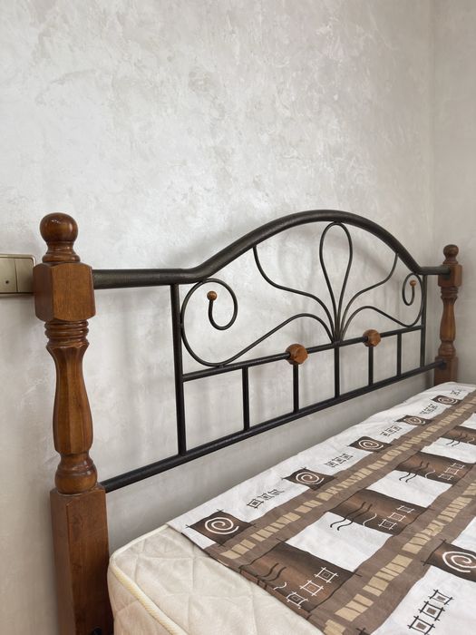 Кровать двуспальная 180 х 200