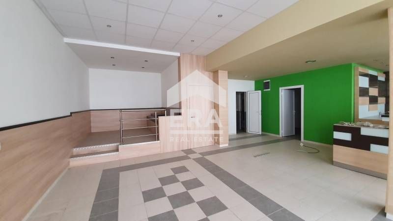 Ексклузивен имот! Търговски обект за продажба със статут на пицария, В