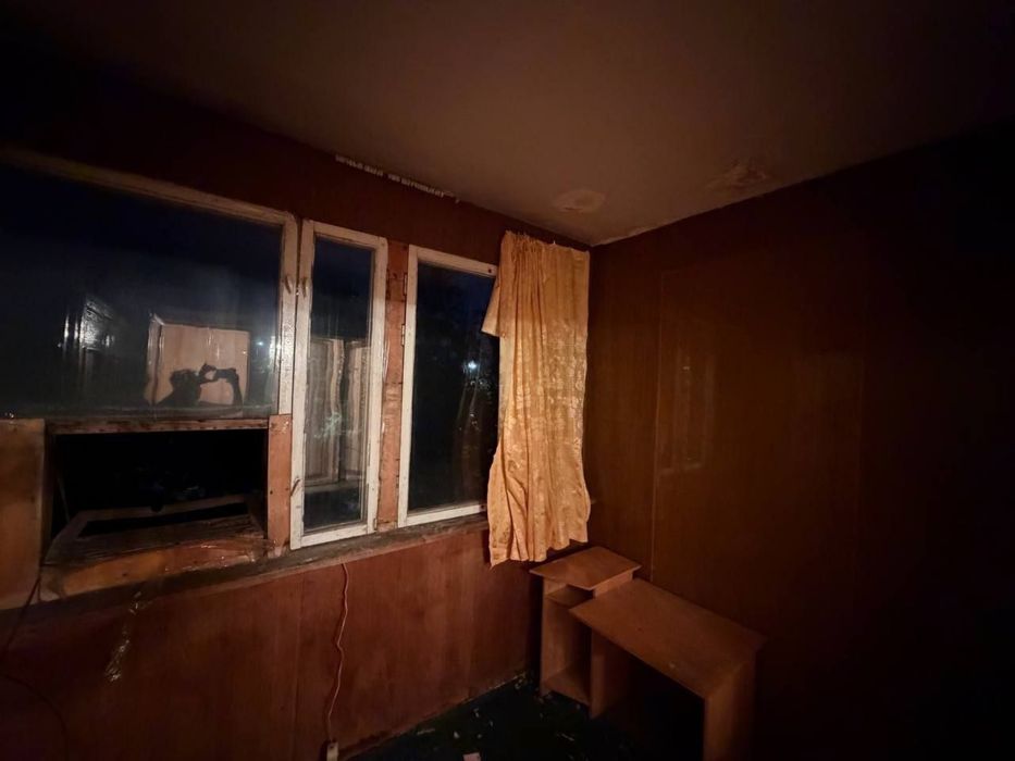 Продается 3/4/4 с балконом 2х6 . До метро Туркистан 1 минут пешком