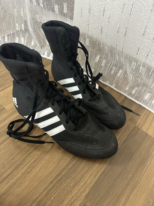 Adidas маратонки  40 н