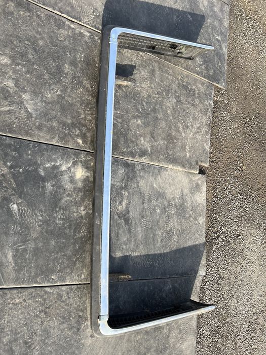 Продам на Ауди 100 2,3 с3 задний бампер