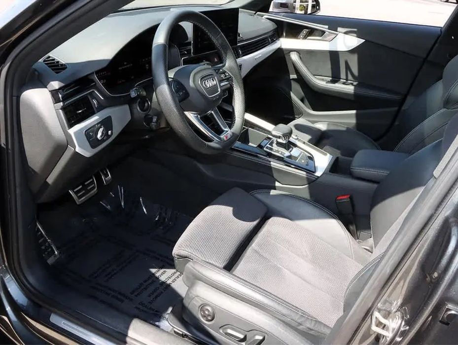 Audi A4 45 S line Premium Plus 2023