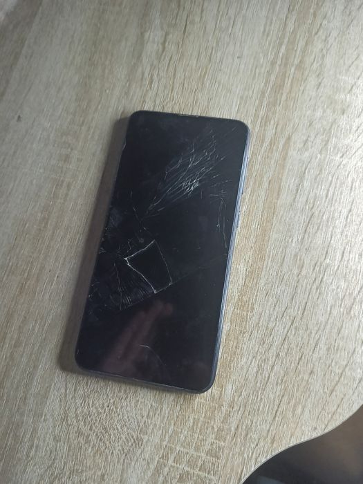 Samsung A10          .
