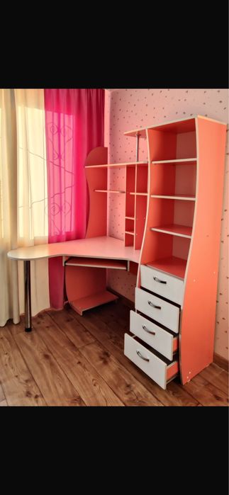 Стол школьный угловой