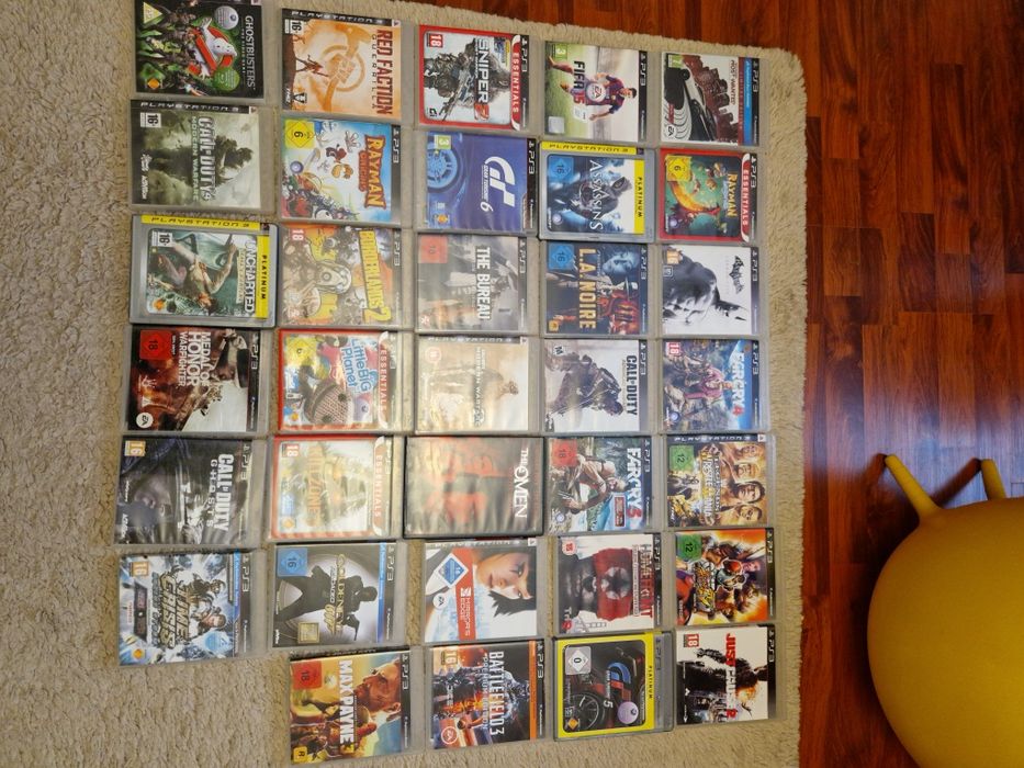 Ps3 slim 3 joystick-uri wireless + 34 jocuri Originale